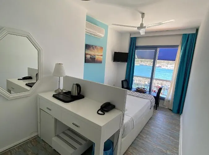 Otel Larimar Çeşme